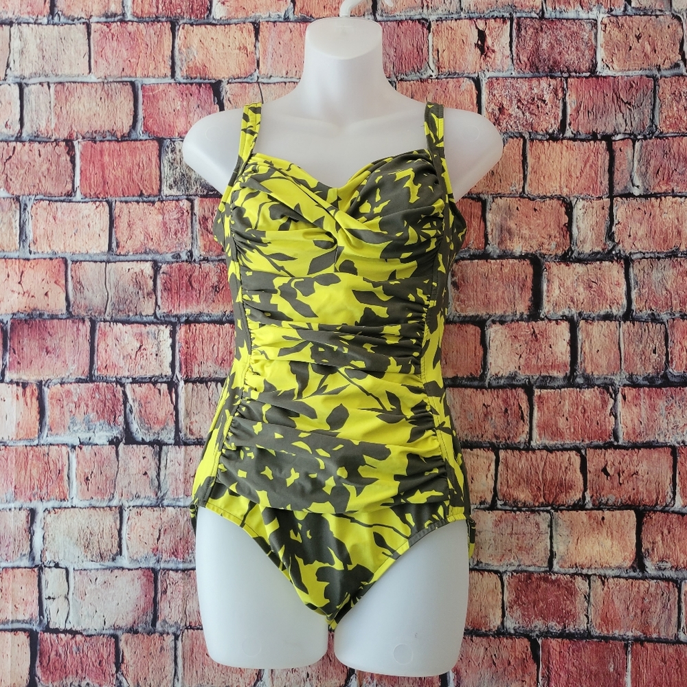 Miraclesuit Averi One Piece Swimsuit Size 10 Gem
